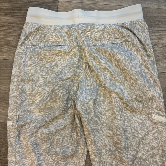 ATHLETA Venture Printed Pant High Rise Jogger Size 4 - Picture 8 of 10